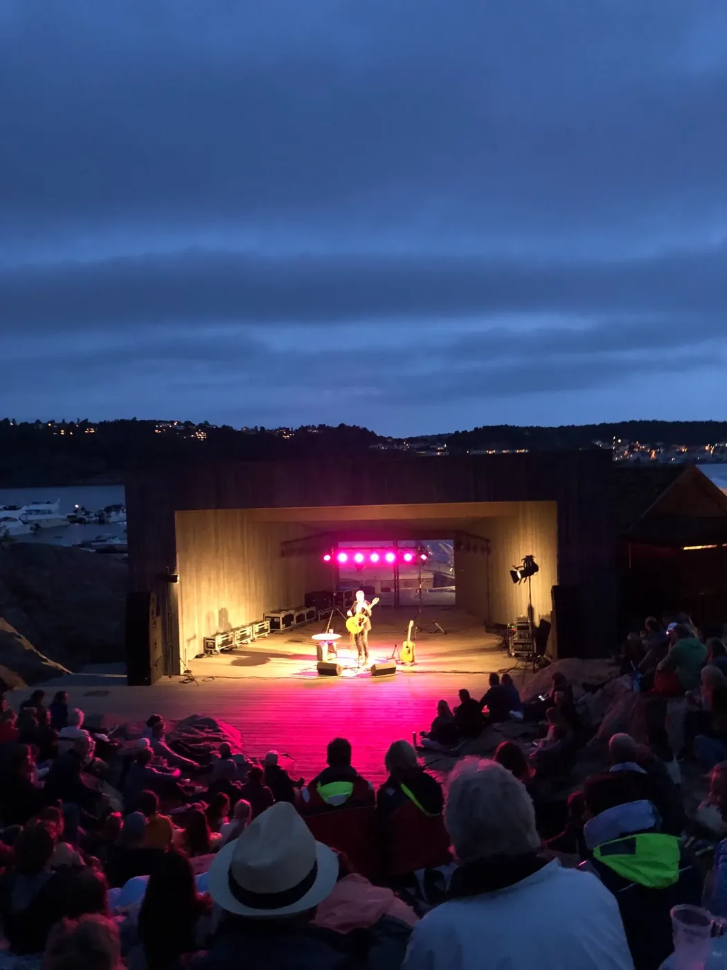 Kveldskonsert ved scenen i Risør